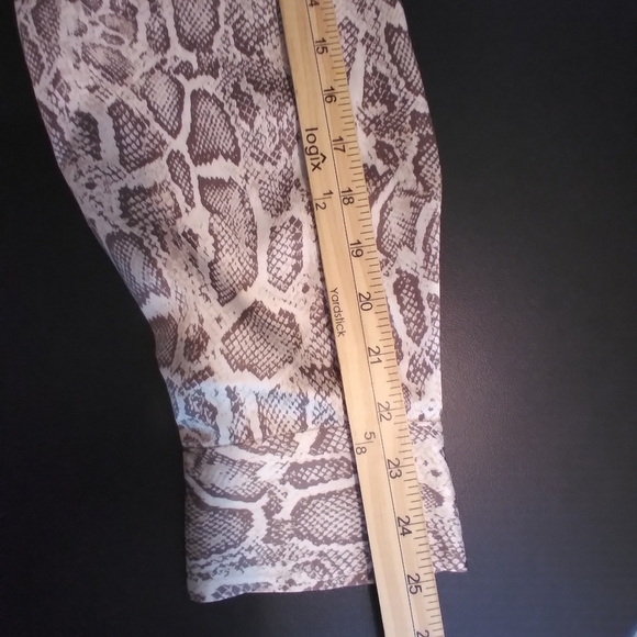 NWT Womens Snakeskin Button Down Top Size 1X Workwear Mob Wife Office Resortwear - Picture 6 of 10
